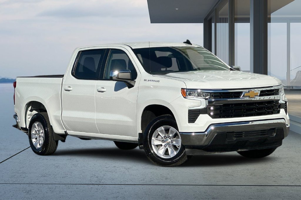 Used 2026 Chevrolet Silverado 1500 LT RWD image 2