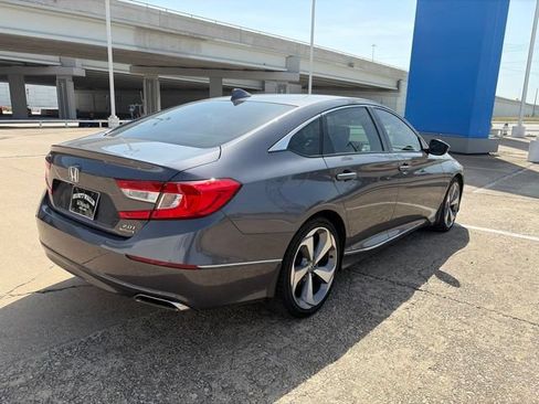 Used 2018 Honda Accord Touring image 6