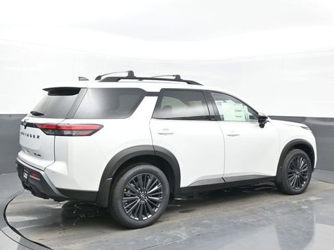 New 2026 Nissan Pathfinder SL w/ SL Premium Package image 6