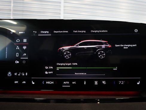 New 2025 Audi SQ6 e-tron Premium Plus image 18