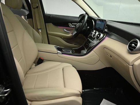 Used 2020 Mercedes-Benz GLC 300 4MATIC image 27
