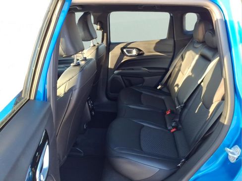 New 2026 Jeep Compass Latitude image 7