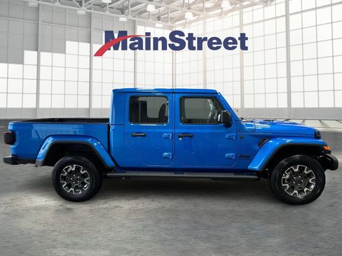 New 2026 Jeep Gladiator Sport AWD/4WD image 6