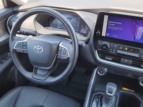 Certified 2025 Toyota Grand Highlander AWD image 5