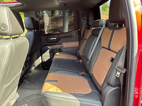 Used 2022 Chevrolet Silverado 1500 High Country w/ Technology Package AWD/4WD image 28