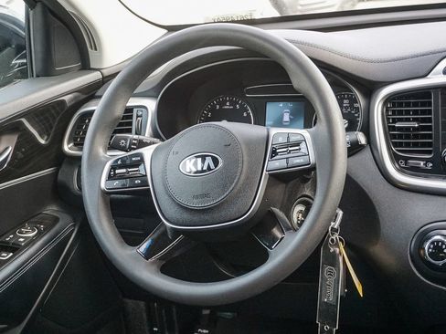 Used 2019 Kia Sorento FWD image 17