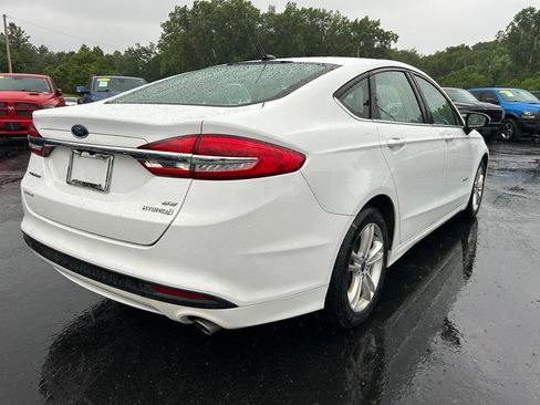 Used 2018 Ford Fusion SE FWD image 3