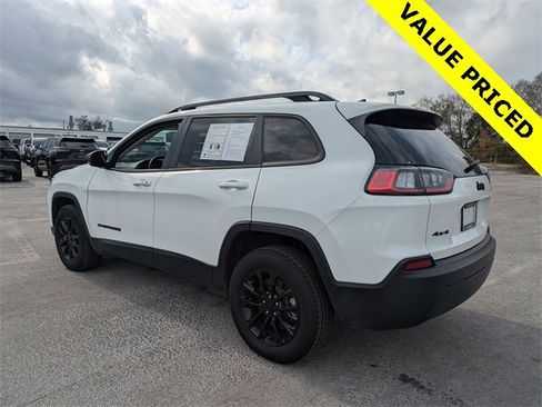 Used 2023 Jeep Cherokee Altitude Lux image 7