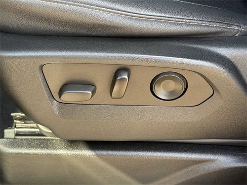 Used 2022 Chevrolet Tahoe Z71 image 23