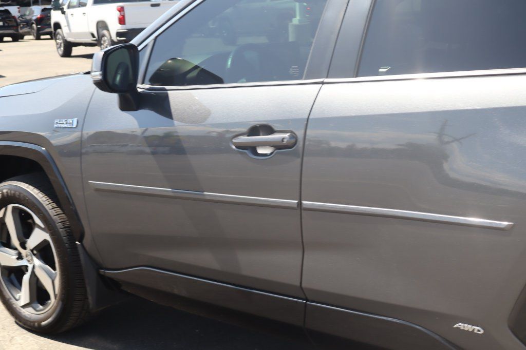 Used 2021 Toyota RAV4 SE w/ Weather & Moonroof Package AWD/4WD image 17