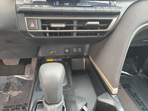 Used 2025 Toyota Camry LE FWD image 14