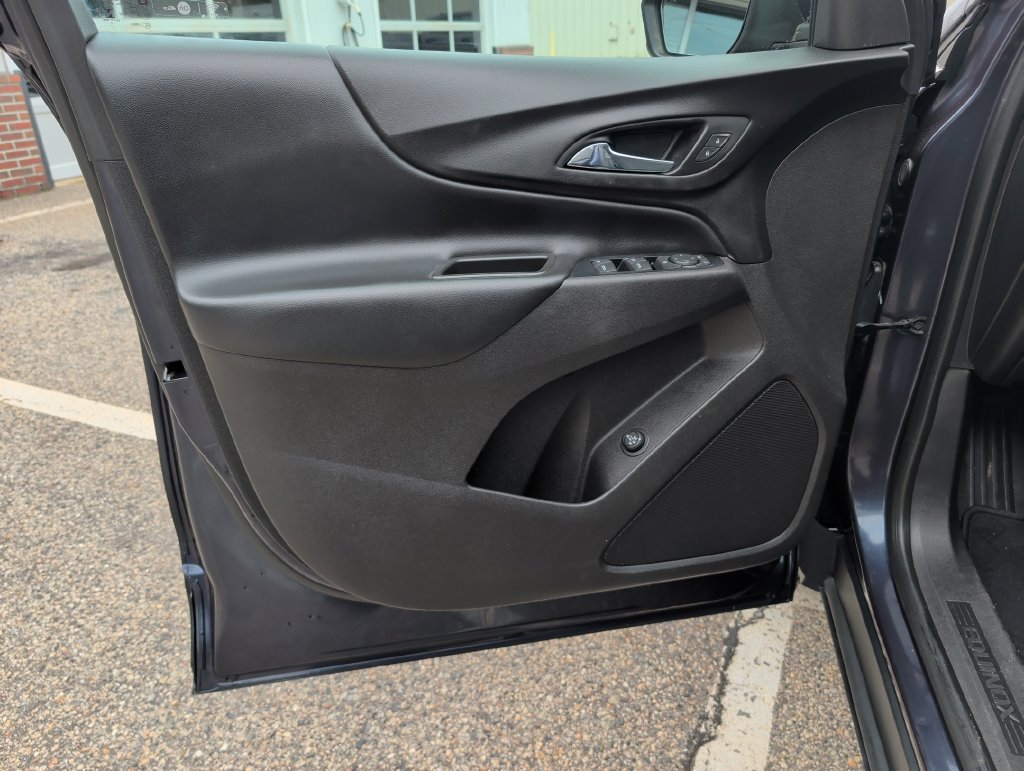 Used 2018 Chevrolet Equinox LT AWD/4WD image 13