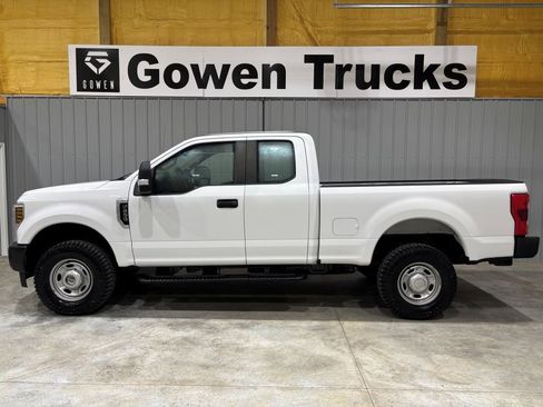 Used 2019 Ford F250 4x4 SuperCab Super Duty image 2
