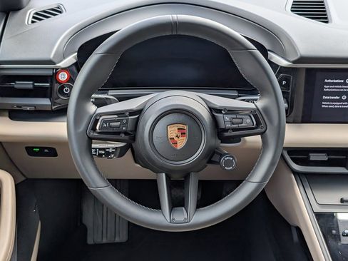 Certified 2025 Porsche Macan Electric image 21