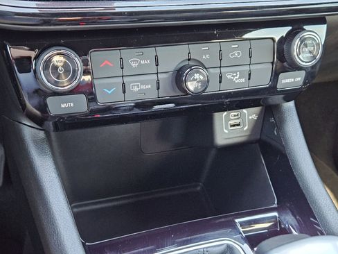 New 2026 Jeep Compass Latitude image 20