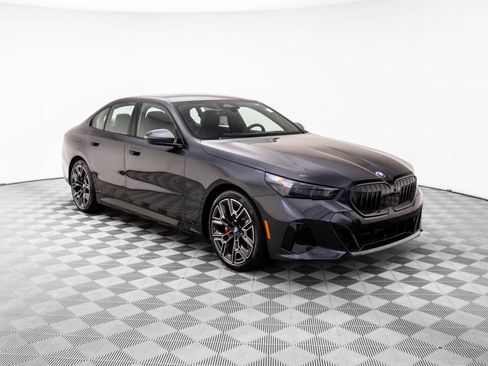 New 2026 BMW 530i xDrive w/ Executive Package image 8