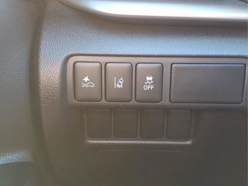 Used 2024 Mitsubishi Eclipse Cross AWD image 17