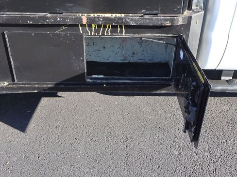 Used 2012 Ford F550 XL w/ Payload Upgrade Pkg image 19