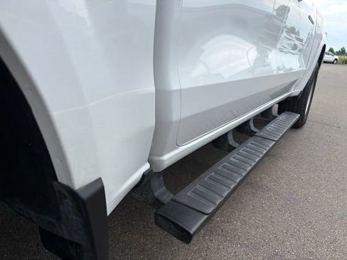 Used 2024 Chevrolet Colorado W/T RWD image 5