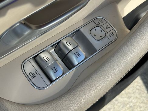 Used 2022 Mercedes-Benz GLS 450 4MATIC image 35