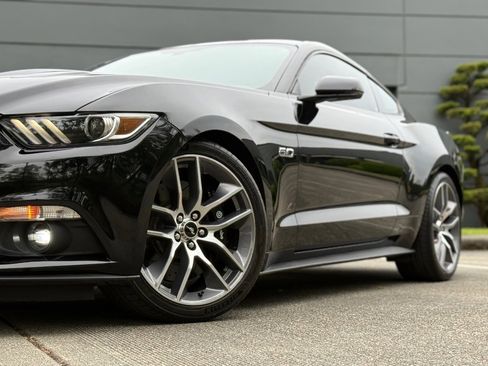 Used 2016 Ford Mustang GT Premium w/ Equipment Group 401A RWD image 8