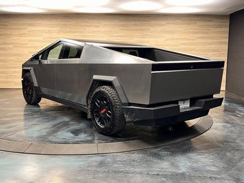 Used 2024 Tesla Cybertruck AWD Crew Cab image 14