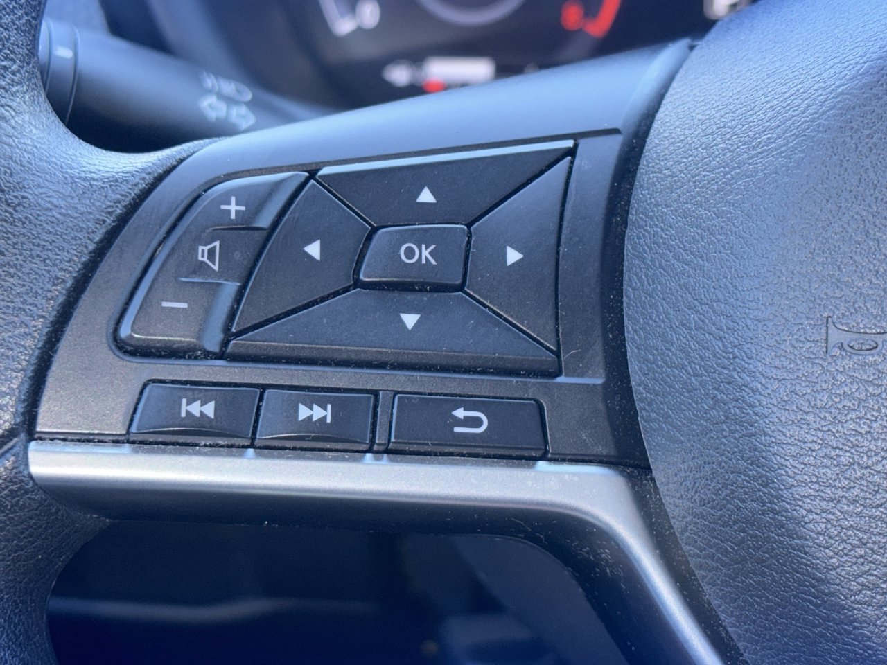 Certified 2023 Nissan Kicks SV FWD image 19