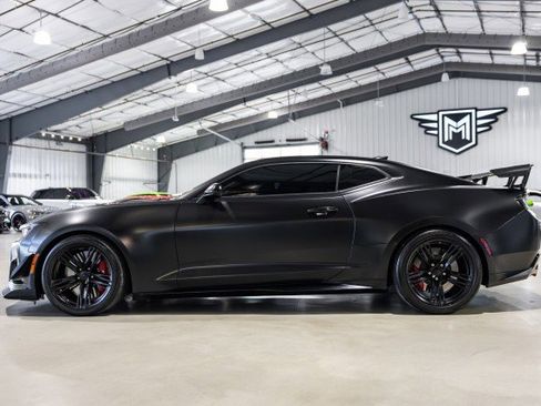 Used 2018 Chevrolet Camaro ZL1 image 3