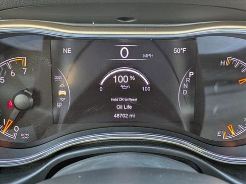 Used 2017 Jeep Grand Cherokee Laredo image 11