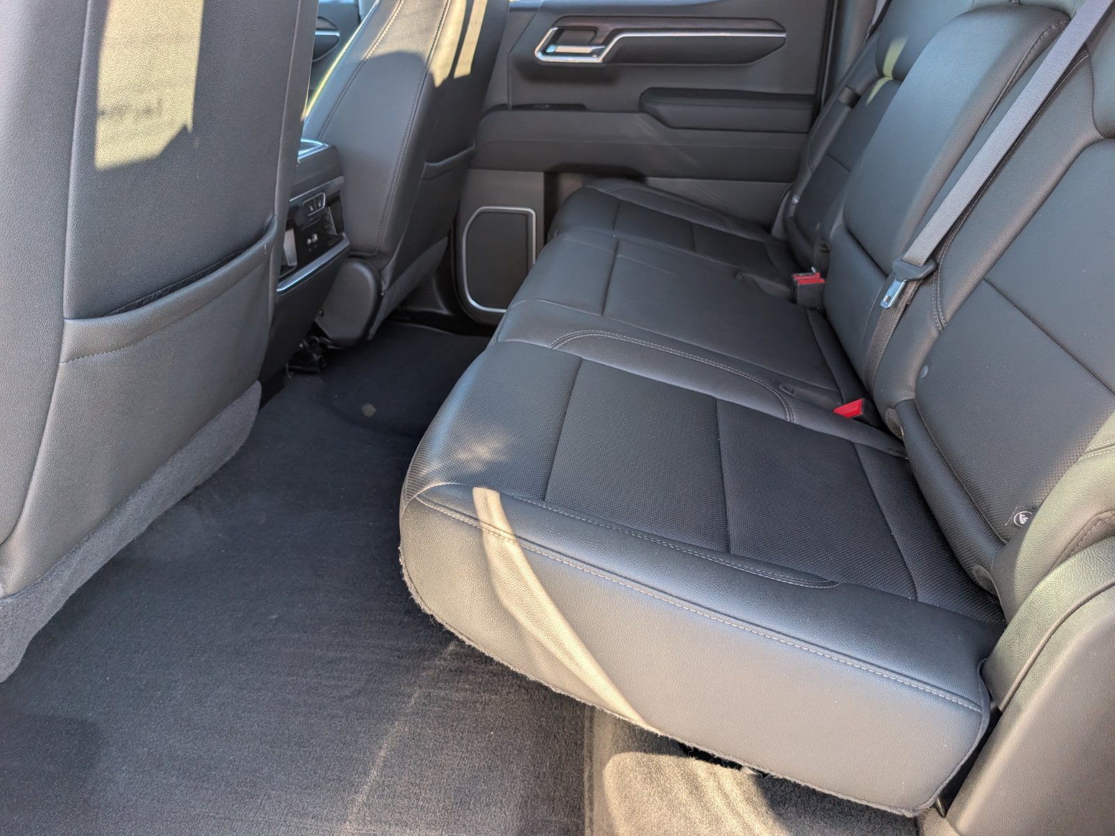 Used 2022 GMC Sierra 1500 SLT w/ SLT Premium Plus Package AWD/4WD image 12