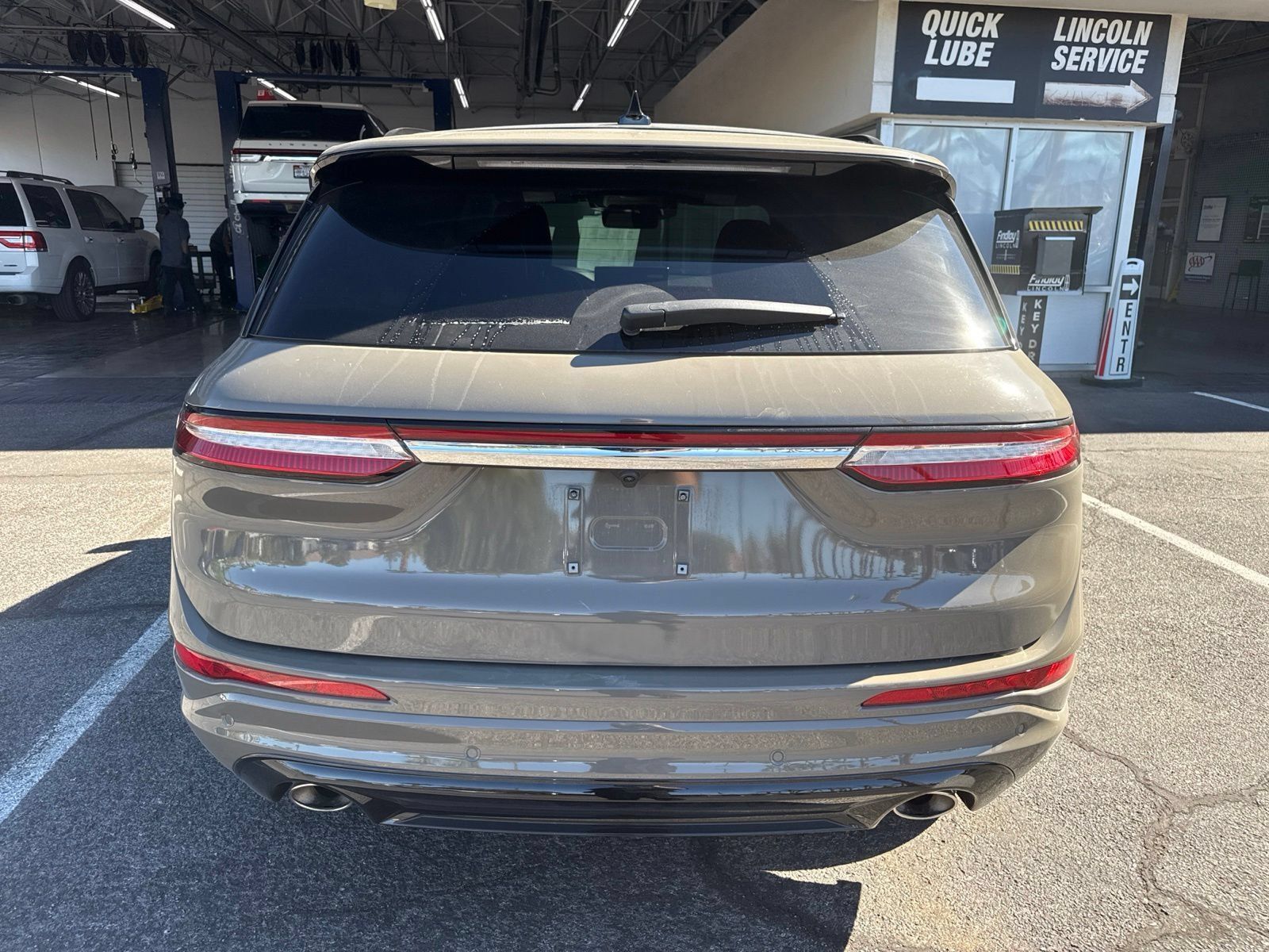 Certified 2025 Lincoln Corsair Reserve w/ Jet Appearance Package AWD/4WD image 6