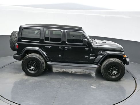 Used 2018 Jeep Wrangler Unlimited Sahara image 35