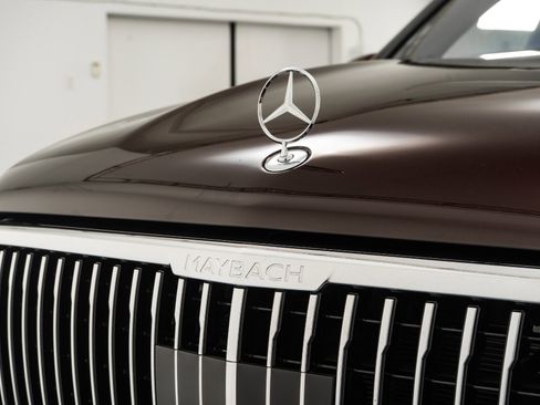 Used 2023 Mercedes-Benz Maybach GLS 600 4MATIC image 33