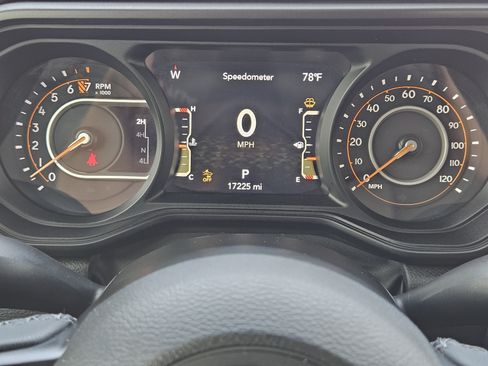 Used 2025 Jeep Gladiator Sport AWD/4WD image 15