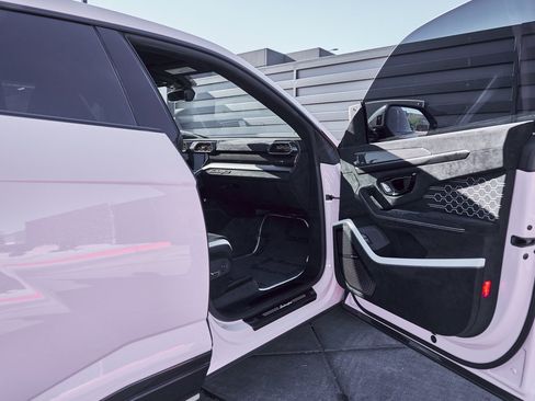 Used 2024 Lamborghini Urus Performante image 31