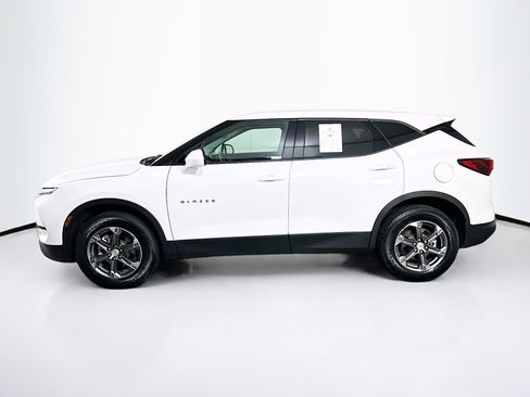 Used 2025 Chevrolet Blazer LT FWD image 4