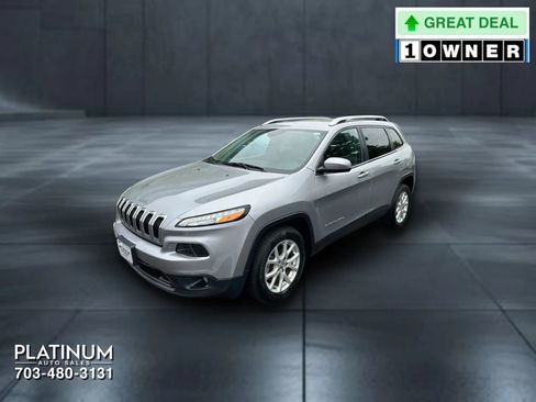 Used 2017 Jeep Cherokee Latitude FWD image 6