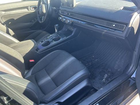 Used 2022 Honda Civic Sport image 12