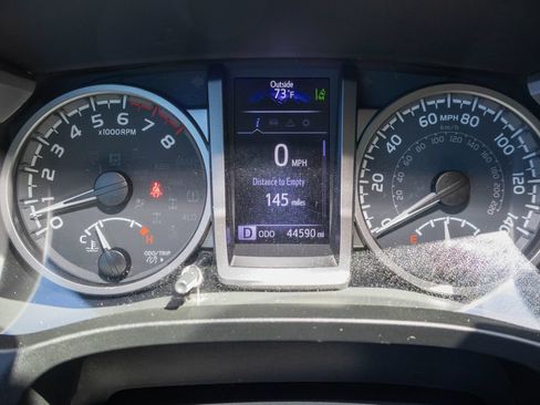 Used 2021 Toyota Tacoma SR5 RWD image 17