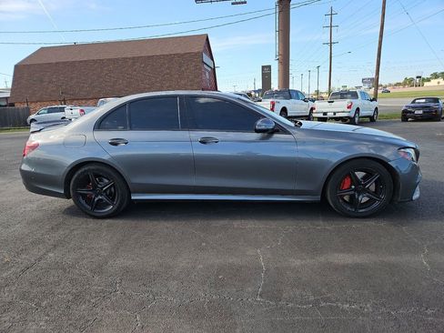 Certified 2017 Mercedes-Benz E 300 4MATIC image 9