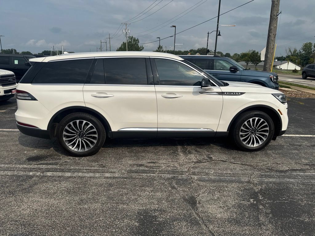 Used 2023 Lincoln Aviator AWD w/ Premium Package image 10