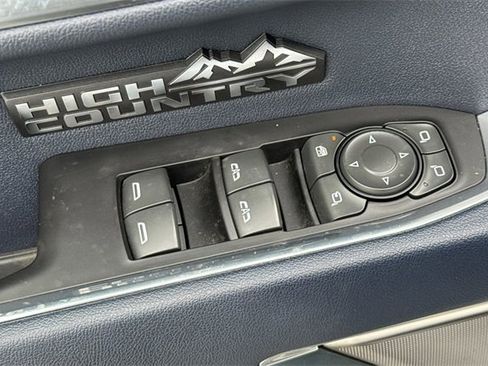 Used 2022 Chevrolet Silverado 1500 High Country w/ High Country Premium Package image 12