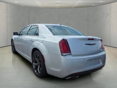 Used 2023 Chrysler 300 S RWD image 7