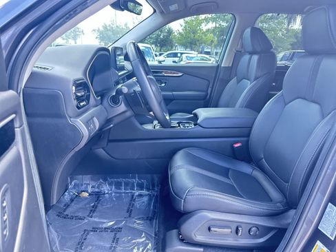 Used 2025 Honda Pilot EX-L image 13