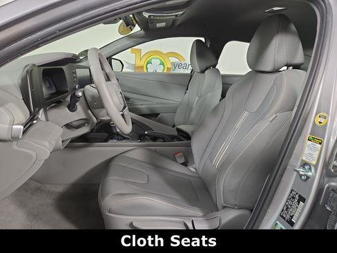 Used 2025 Hyundai Elantra Sport FWD image 11