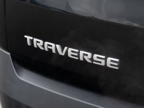 Used 2023 Chevrolet Traverse LT FWD image 12