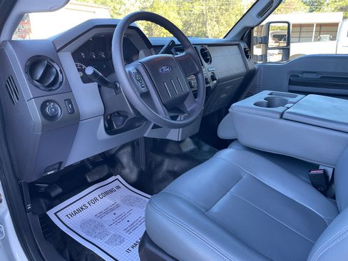 Used 2011 Ford F250 XL image 11