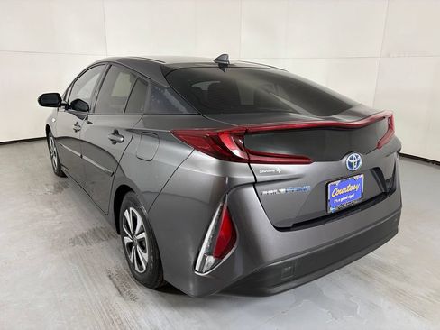 Used 2018 Toyota Prius Prime Premium w/ Carpet Mat Package FWD image 6