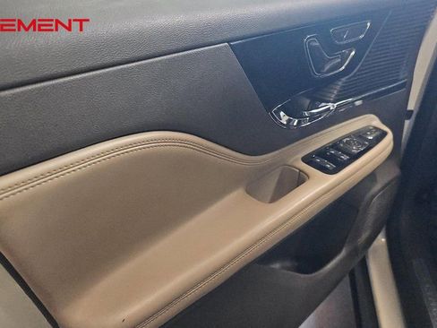 Used 2022 Lincoln Corsair Reserve w/ Elements Package image 11