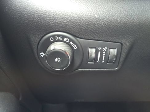 Certified 2025 Jeep Compass Limited w/ High Altitude Package AWD/4WD image 12